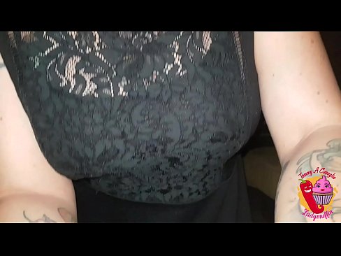 ❤️ Slutty ګامه خور هغه ته یو blowjob او هسپانوي ورکوي ️❌ ❤